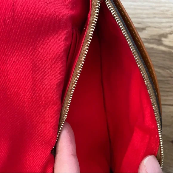 Dooney and Bourke Pebble Grain Milly Wristlet Wallet Missing Strap - Picture 5 of 7